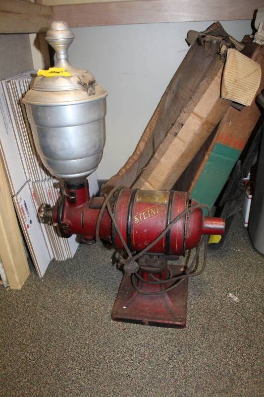 lot 7 image: Steiner Grinder