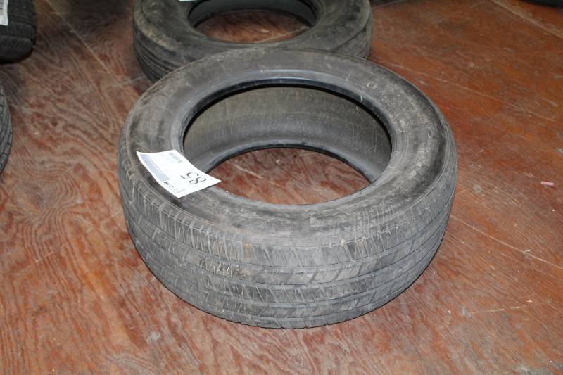 lot 85 image: Goodyear Eagle GA P23555R16 Tire