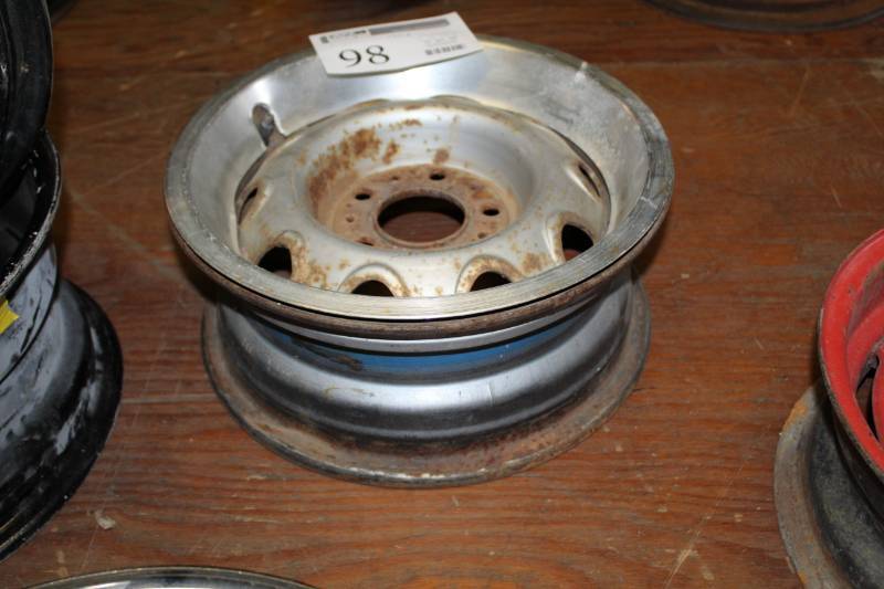 lot 98 image: 15x6in. 5-Lug Steel Wheel