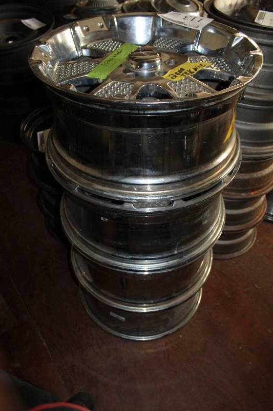 lot 113 image: Lot of (4) MKW 20in. Wheels - GM Bolt Pattern
