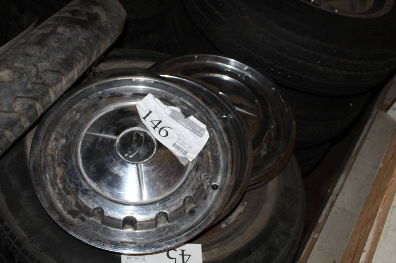 lot 146 image: Lot of (4) Hubcaps