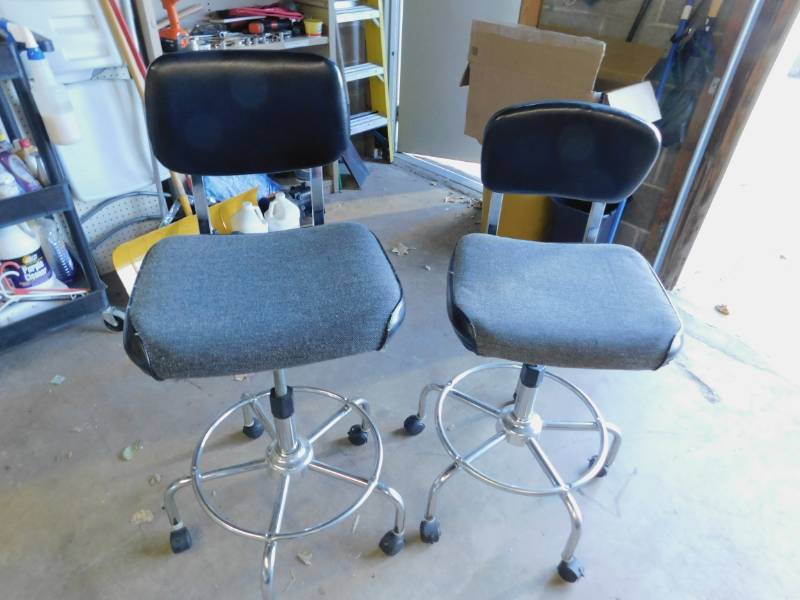 lot 34 image: Two Black Tweed Padded Bar Stools