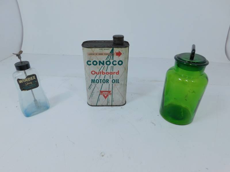 lot 52 image: Three Vintage Items