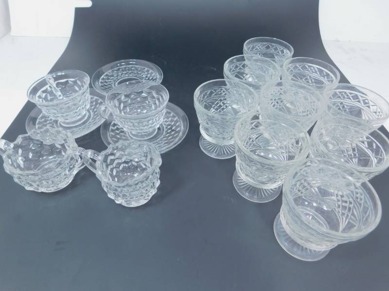 lot 54 image: Glassware