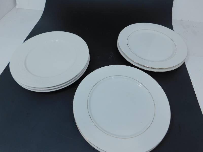 lot 55 image: Seven Dinner Plates