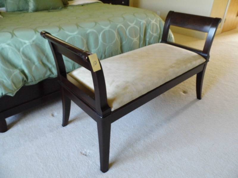 lot 12 image: Bench