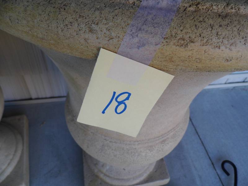 lot 18 image: Planter