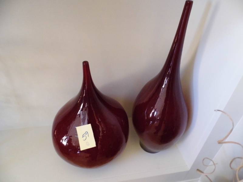 lot 59 image: Lot of 2 Glass Vases