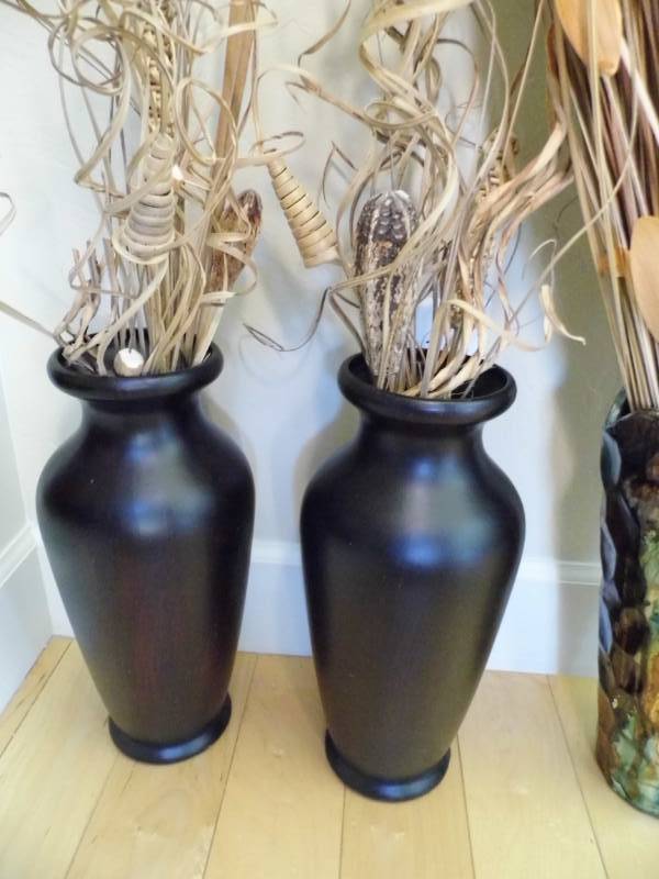 lot 62 image: Lot of 3 Pottery Vases