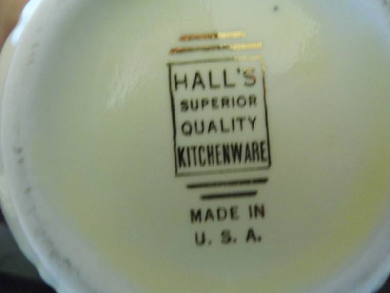 lot 85 image: 7 Piece Pottery Guild - Bake Oven