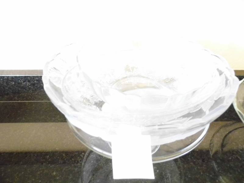 lot 94 image: Assorted Glass Bowls - Cake Plate