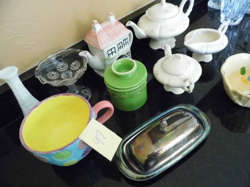 lot 97 image: Teapots - Bowls