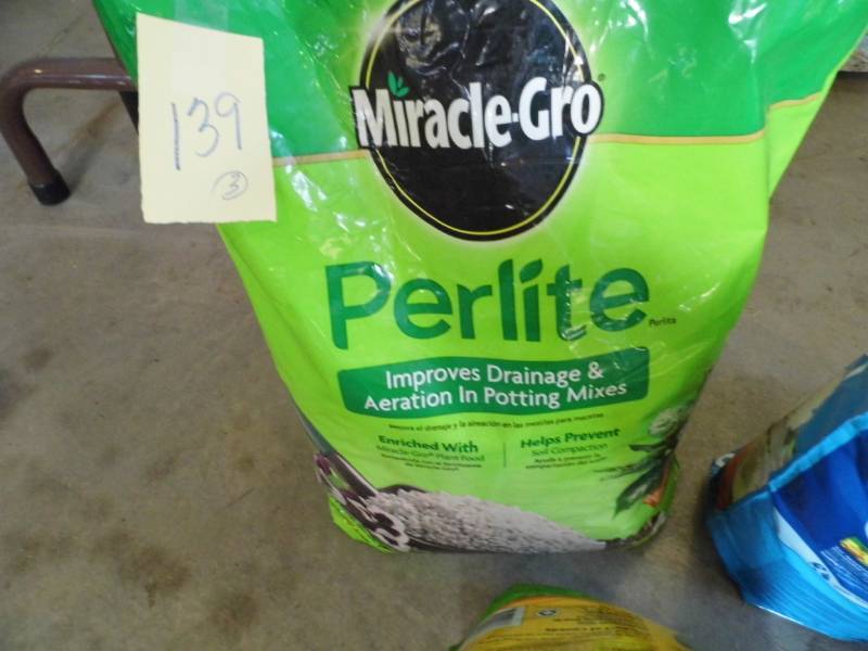 lot 139 image: Partial Bags Potting Mix