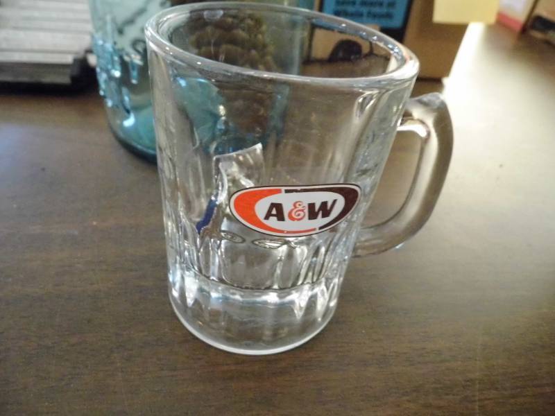lot 148 image: Glass Pitcher - A&W Baby Mug