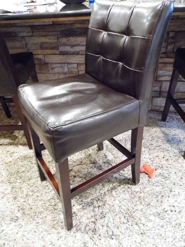 lot 159 image: Lot of 4 Leather Chairs