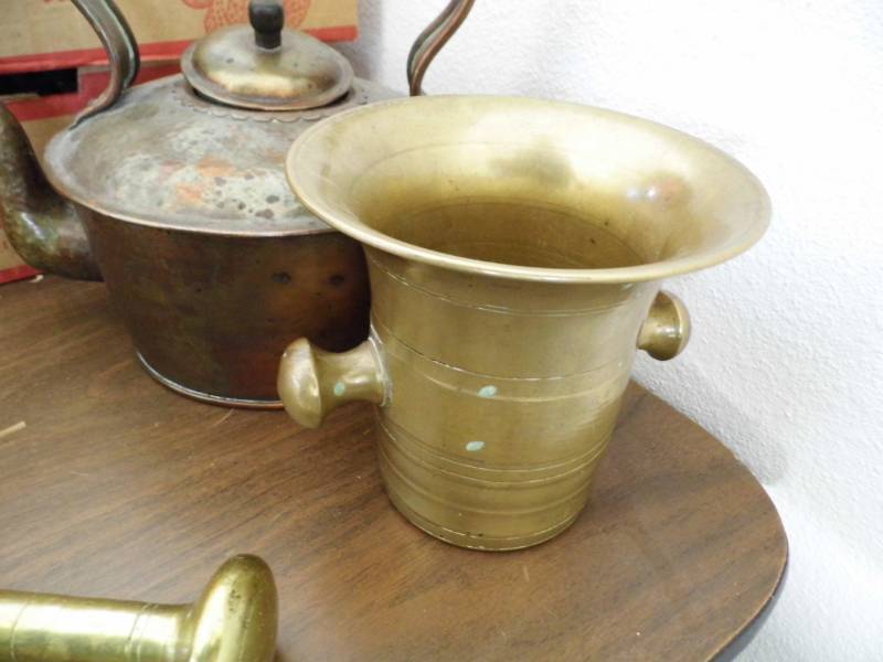 lot 168 image: Brass Dcor Items