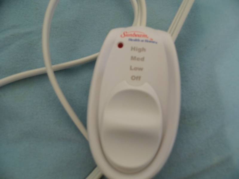 lot 171 image: Vaporizer - Heating Pad - Dolls