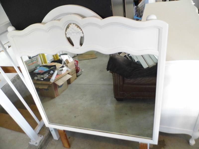 lot 174 image: White Dresser