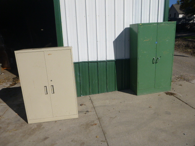 lot 20 image: 2 Storage Cabinets