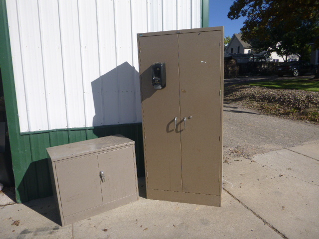 lot 21 image: 2 Storage Cabinets