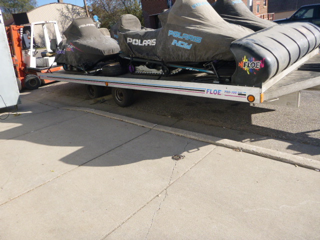 lot 8 image: 2000 Floe Pro-100 Plus Snowmobile Trailer