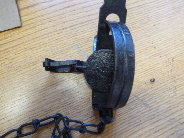 lot 30 image: Hunting Animal Traps