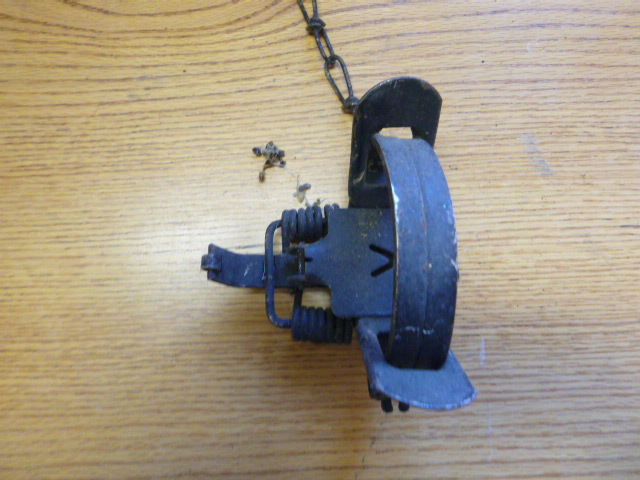 lot 40 image: Hunting Animal Traps