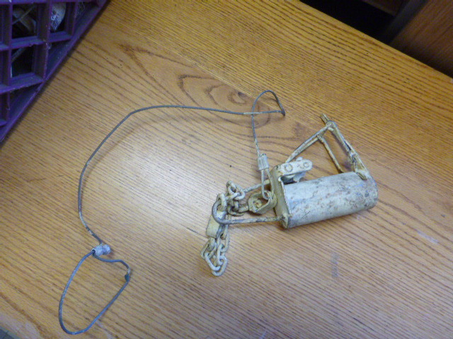 lot 43 image: Hunting Animal Traps