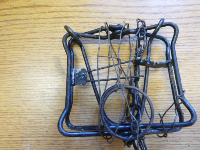 lot 55 image: Hunting Animal Traps