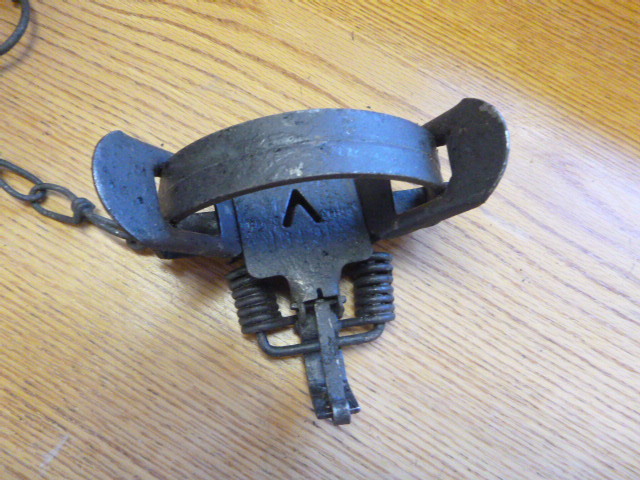 lot 67 image: Hunting Animal Traps
