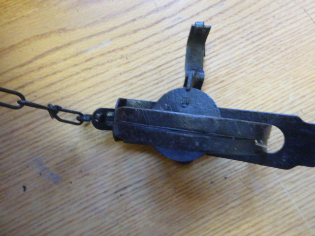 lot 68 image: Hunting Animal Traps