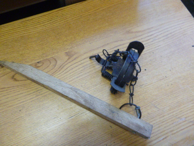 lot 71 image: Hunting Animal Traps
