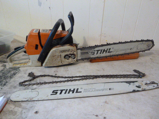 lot 98 image: Stihl Chain Saw