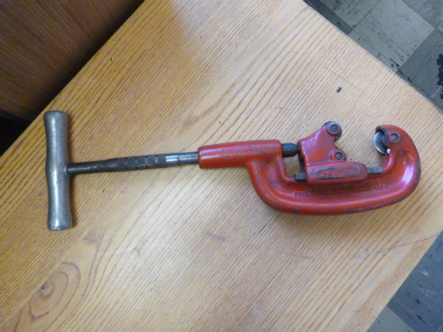 lot 102 image: Ridig Pipe Cutter