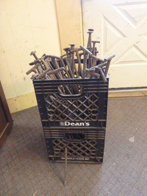 lot 105 image: 40 Trap Stakes