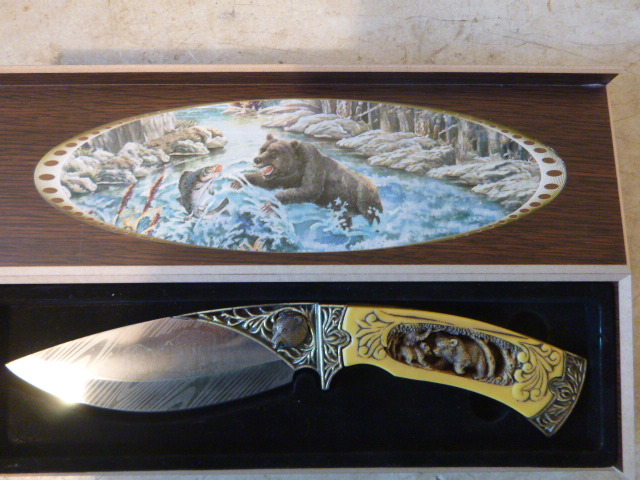 lot 106 image: Collectors Knife
