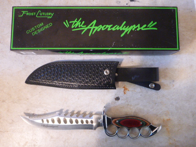 lot 109 image: Collectors Knife