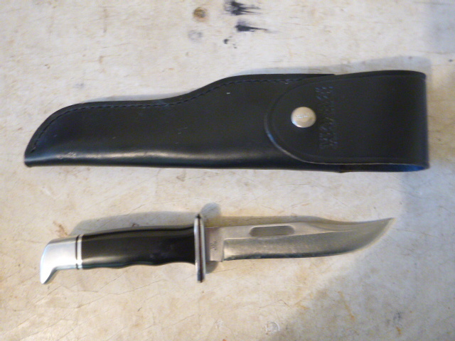 lot 114 image: Buck Knife 119