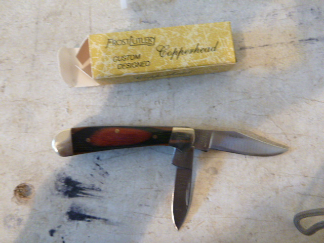 lot 124 image: Collectors Knife
