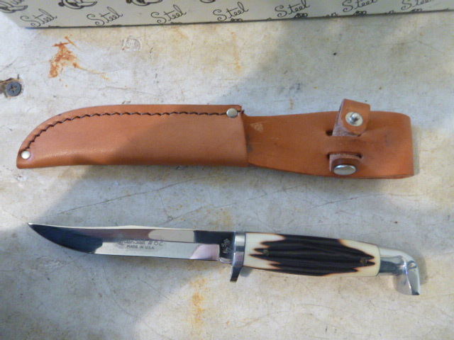 lot 126 image: Collectors Knife