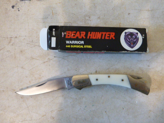 lot 143 image: Bear Hunter Knife
