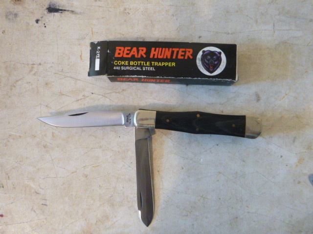 lot 146 image: Bear Hunter Knife
