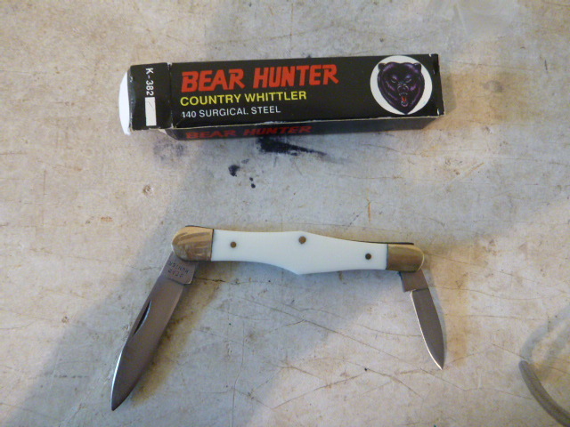 lot 153 image: Bear Hunter Knife