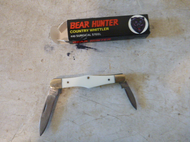 lot 154 image: Bear Hunter Knife