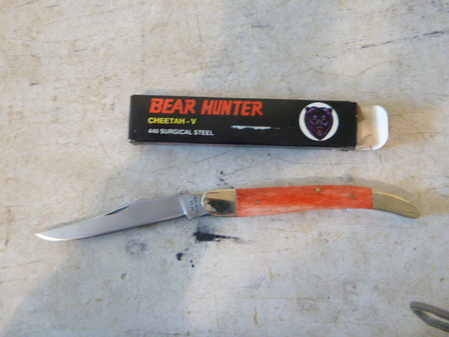 lot 158 image: Bear Hunter Knife