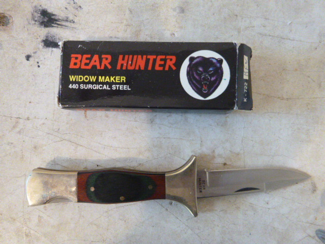 lot 160 image: Bear Hunter Knife