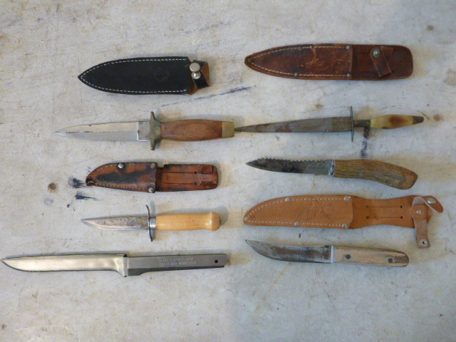 lot 163 image: Bundle of Knives