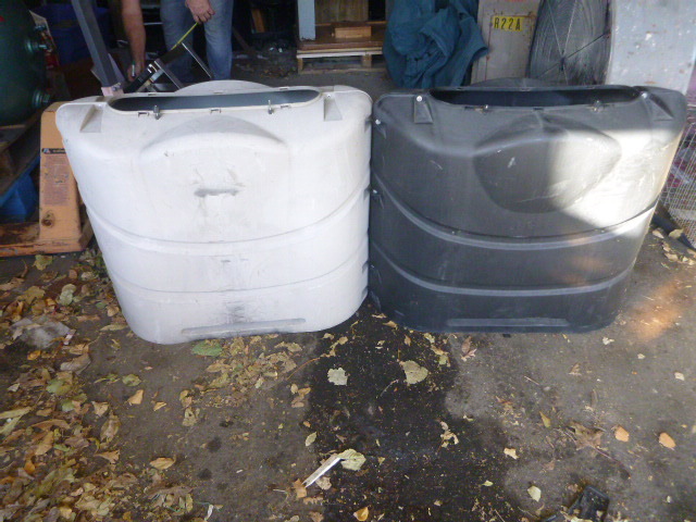 lot 183 image: 2 LP Gas Tank Covers