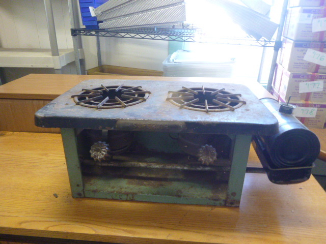 lot 186 image: Vintage Superior Gas Camp Stove