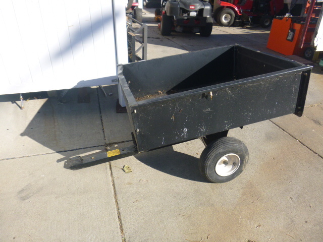 lot 75 image: Yard Dump Wagon